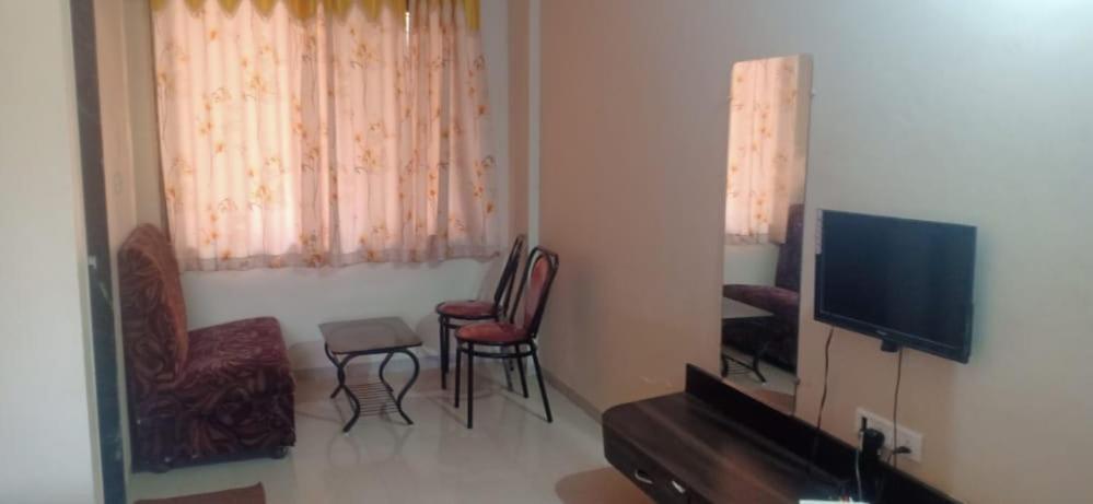 Hotel Rajendra Chinchani エクステリア 写真